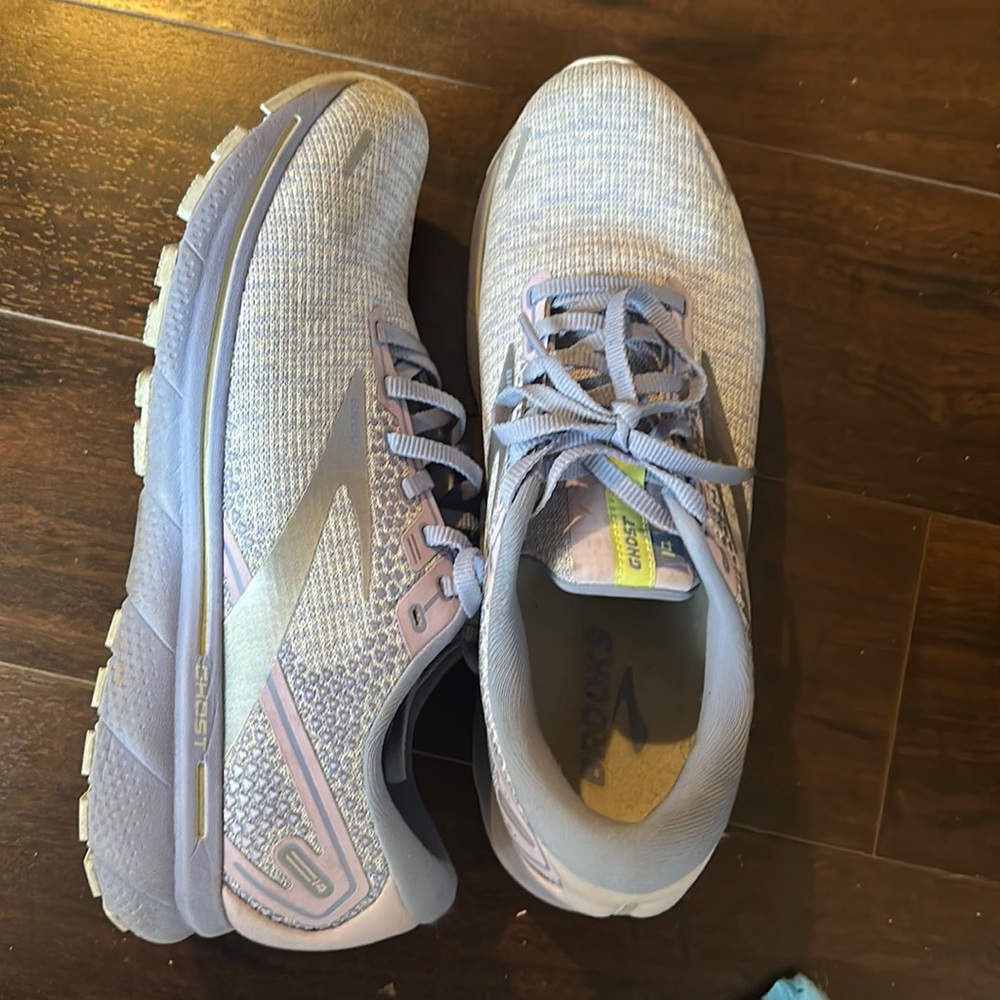 Brooks Ghost 14 size 10 women’s lavender